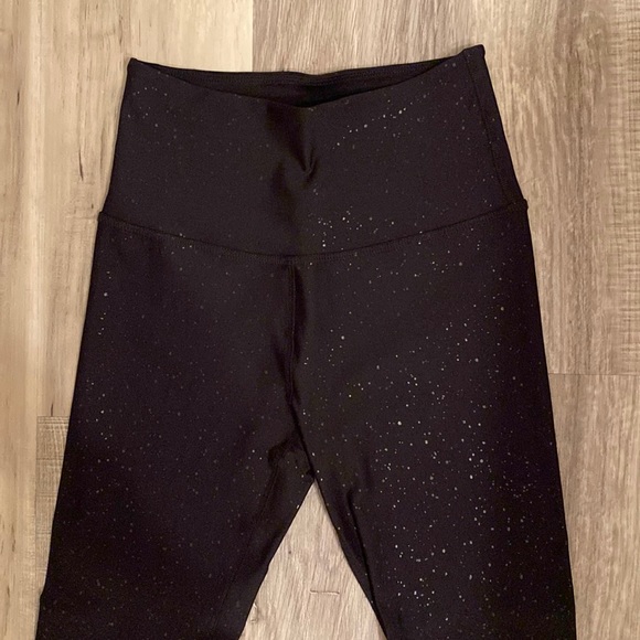 Beyond Yoga High Waisted Alloy Ombre Midi Leggings - Picture 5 of 12